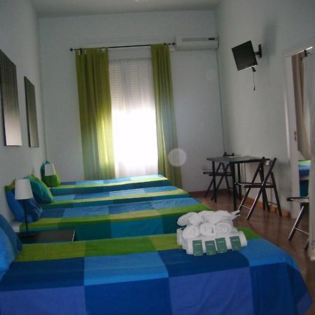 Puerta Del Sol Rooms Madrid Habitación foto
